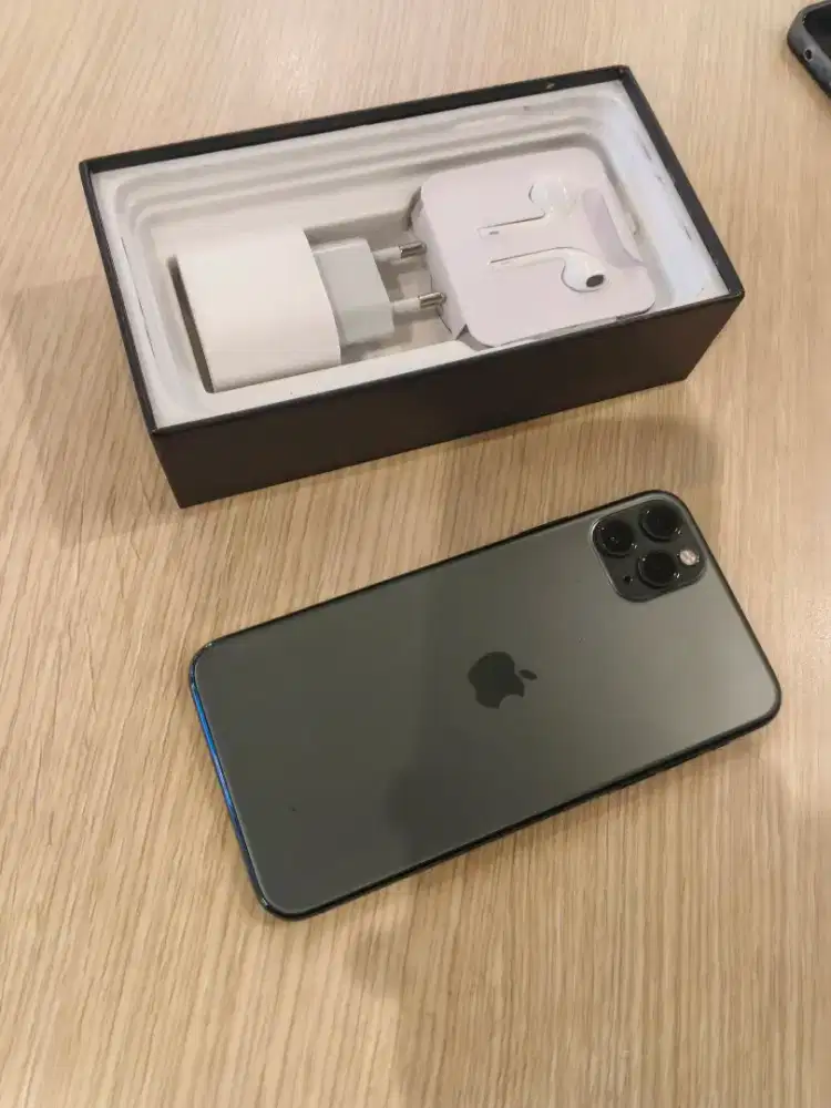 iohone 11 pro max 256gb cash baru