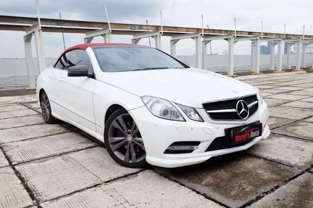Mercedes Benz E250 Cabriolet AMG White On red