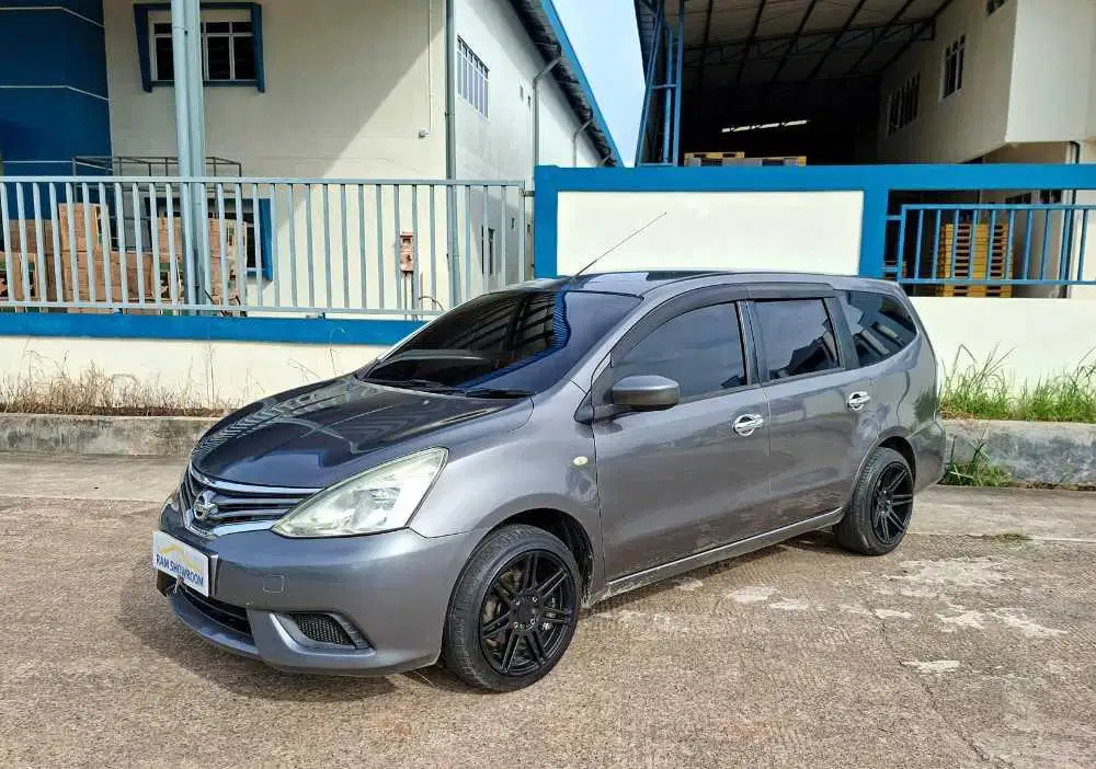 NISAAN GRAND LIVINA SV AT 2014