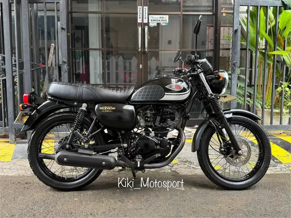 W175 Spesial Edition 2019/2020