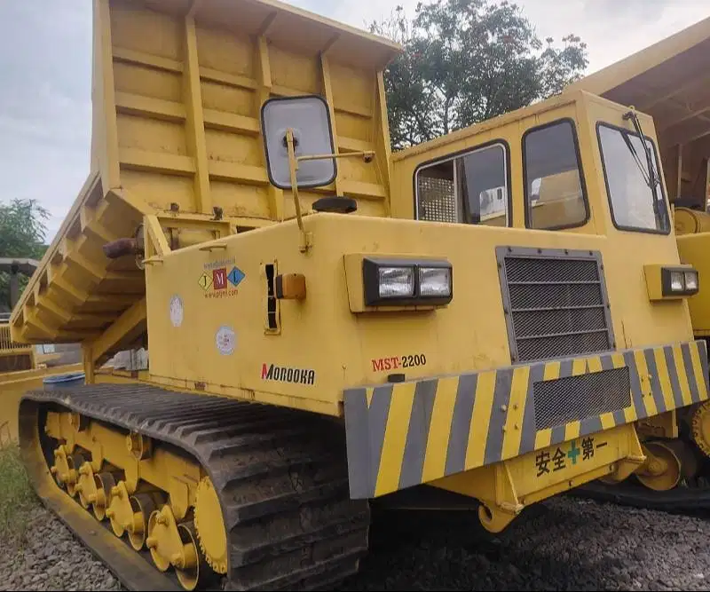 Dijual Rubber Crawler Carrier Truck Morooka MST2200 Engine Hino Ex. Im
