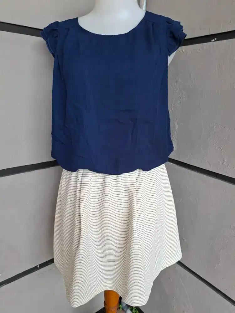 Preloved dipakai beberapa kali aja. Ld 100-105. Masih bagus banget