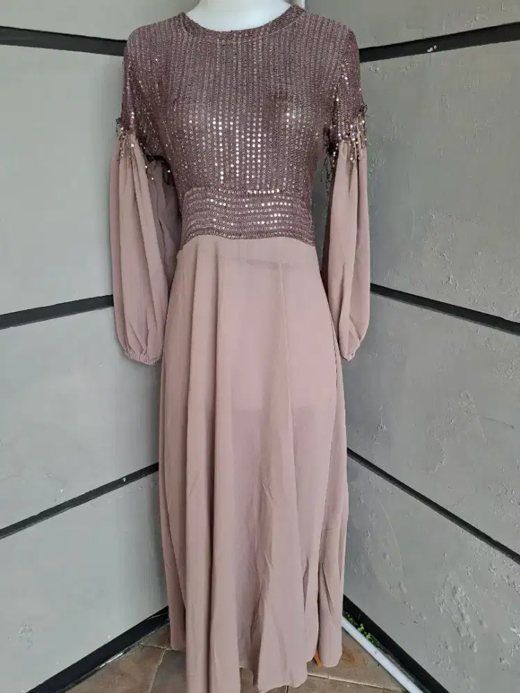 Preloved dipakai beberapa kali aja. Ld 100-105. Masih bagus banget