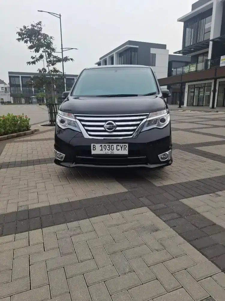 Nissan Serena Hws , low kilometer tdp 5 jt saja