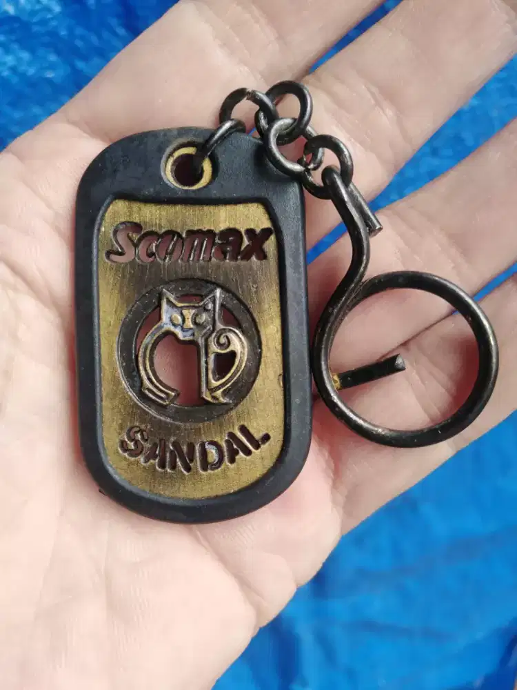 Gantungan kunci sovenir