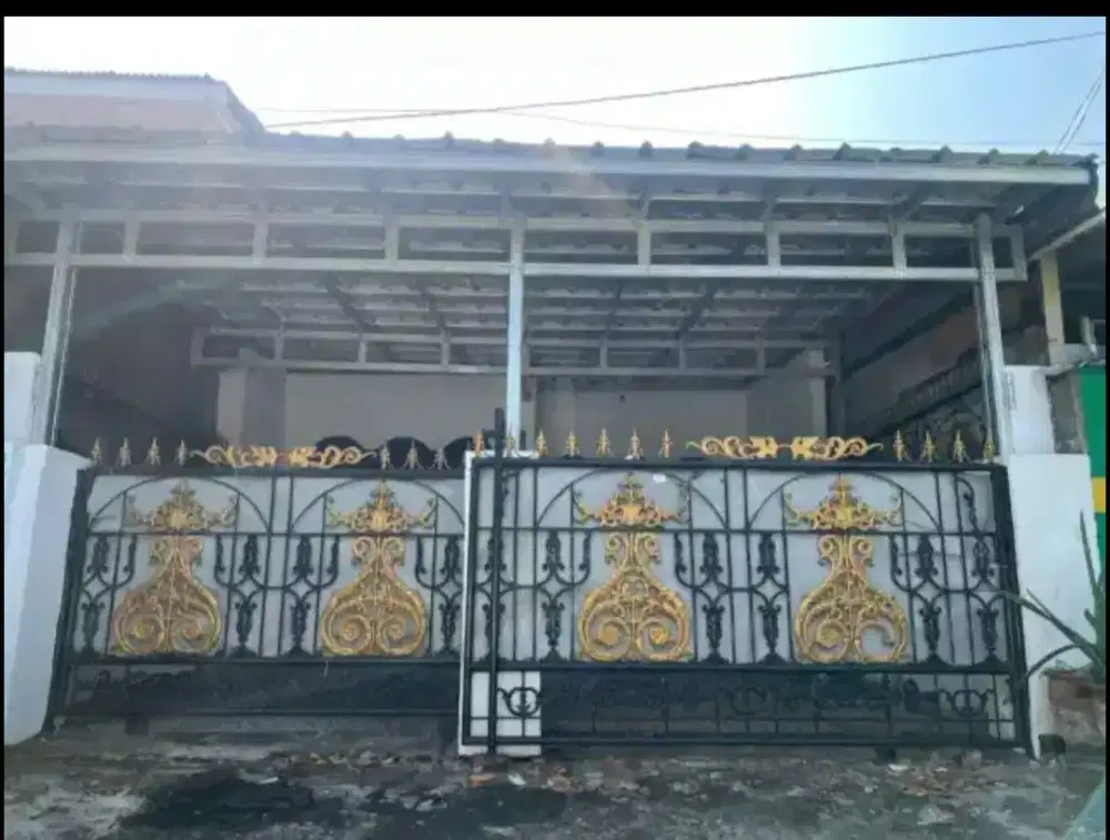 RUMAH MEGAH DI JALAN RAYA PERUMNAS KLENDER