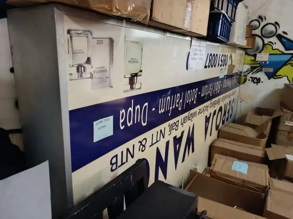 Neon box besar (1.5 x3 m)