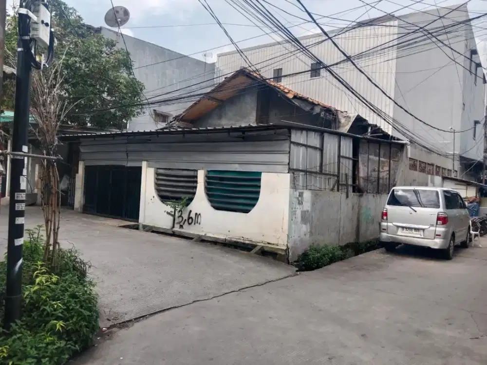 ANA RUMAH TUA HOEK HITUNG TANAH UK 4X20M (FISIK 6X20M) DI JELAMBAR