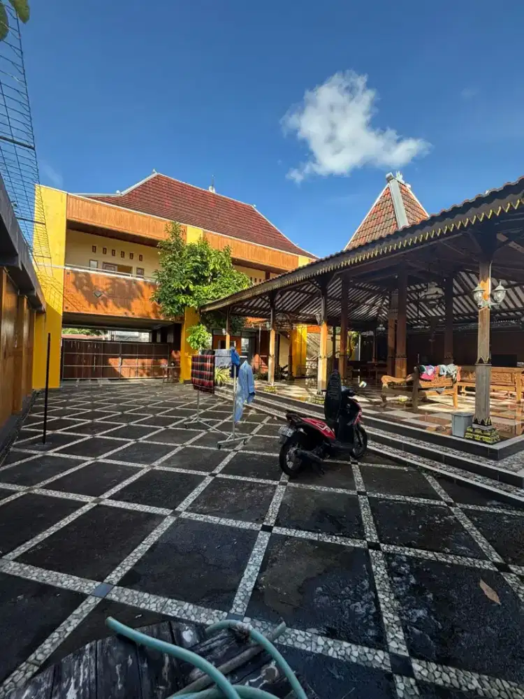 Jual cepat. Bangunan pinggir jalan di pusat Kota Wonosari