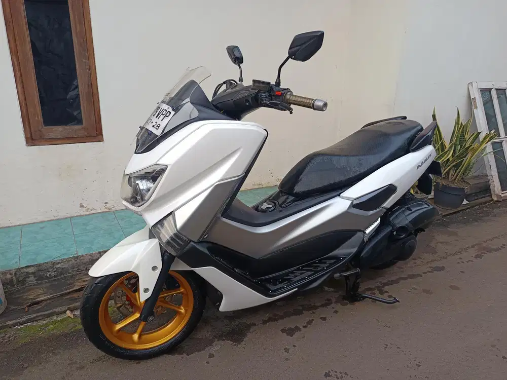 Di jual cepat nmax old non abs 2018 modif cakep