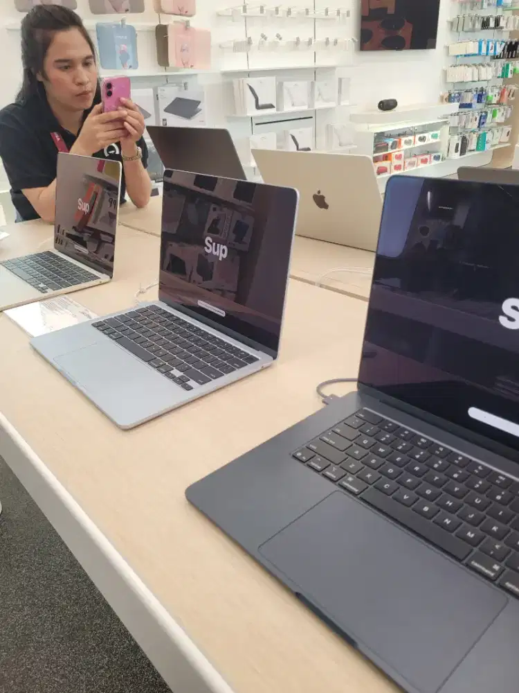 Kredit MacBook Air M4 13 inci cicilan mulai 874
perbulan