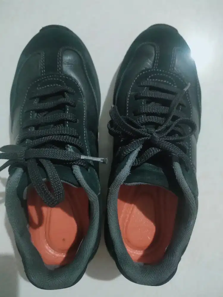 Sepatu sekolah anak cwe cwo warna hitam hush puppies