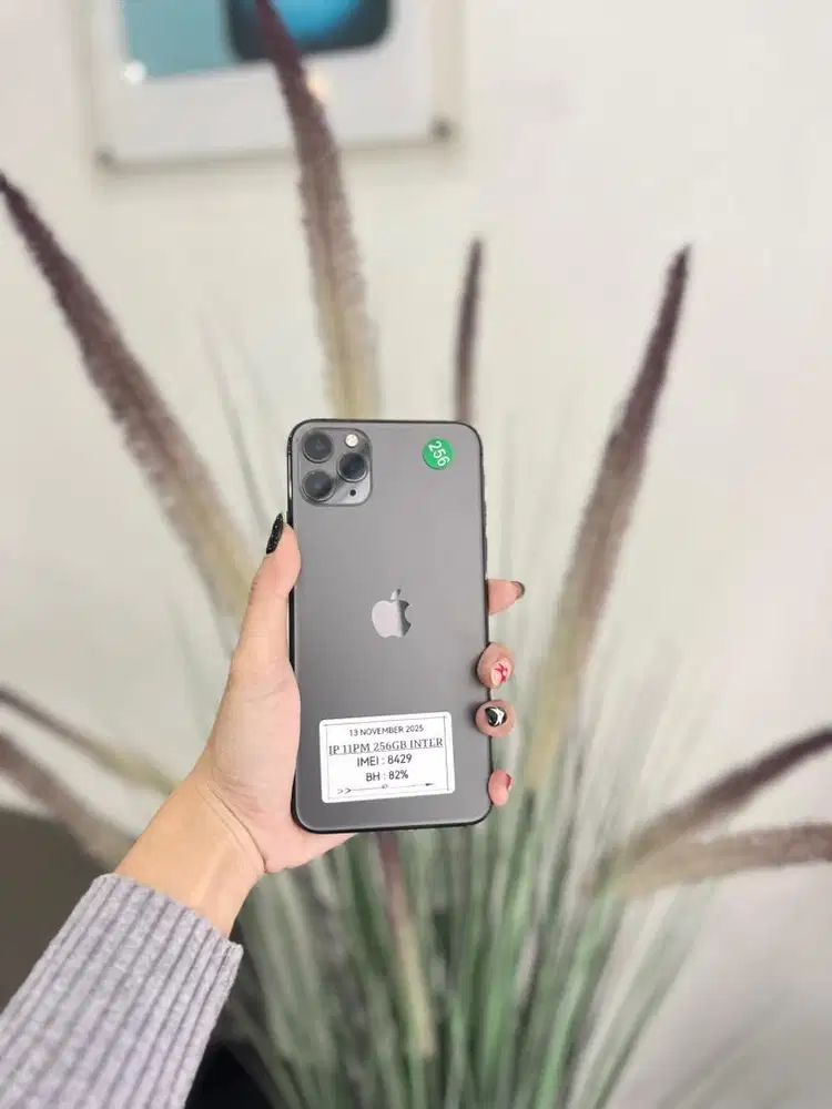 Iphone 11 PM 256GB Fullset mulus nominus bergaransi terima tt cod