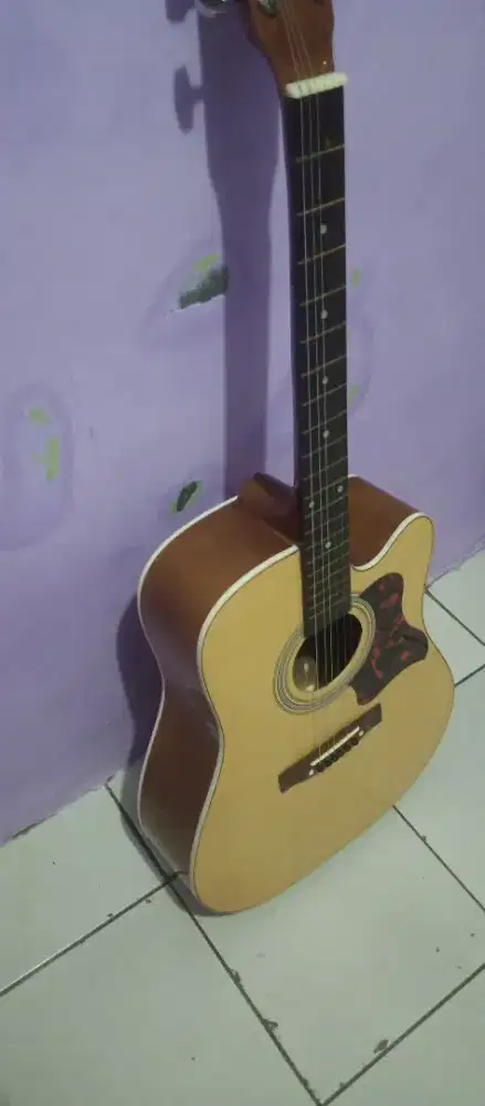Gitar yamaha jumbo