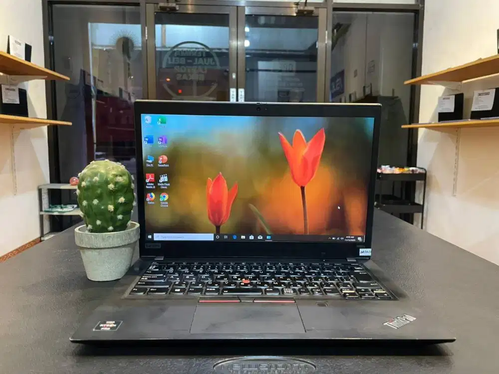 LENOVO THINKPAD T495s//RYZEN 7PRO-3700//RAM 16GB