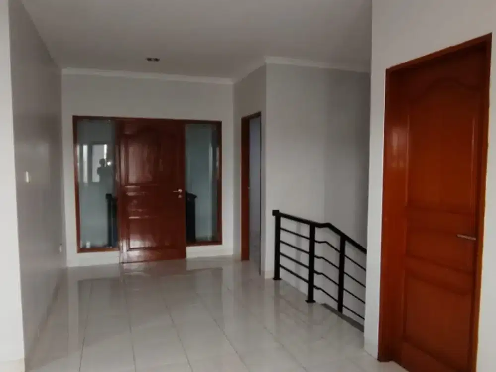 DISEWAKAN RUMAH 2 LANTAI SIAP HUNI DUREN SAWIT JAKARTA TIMUR