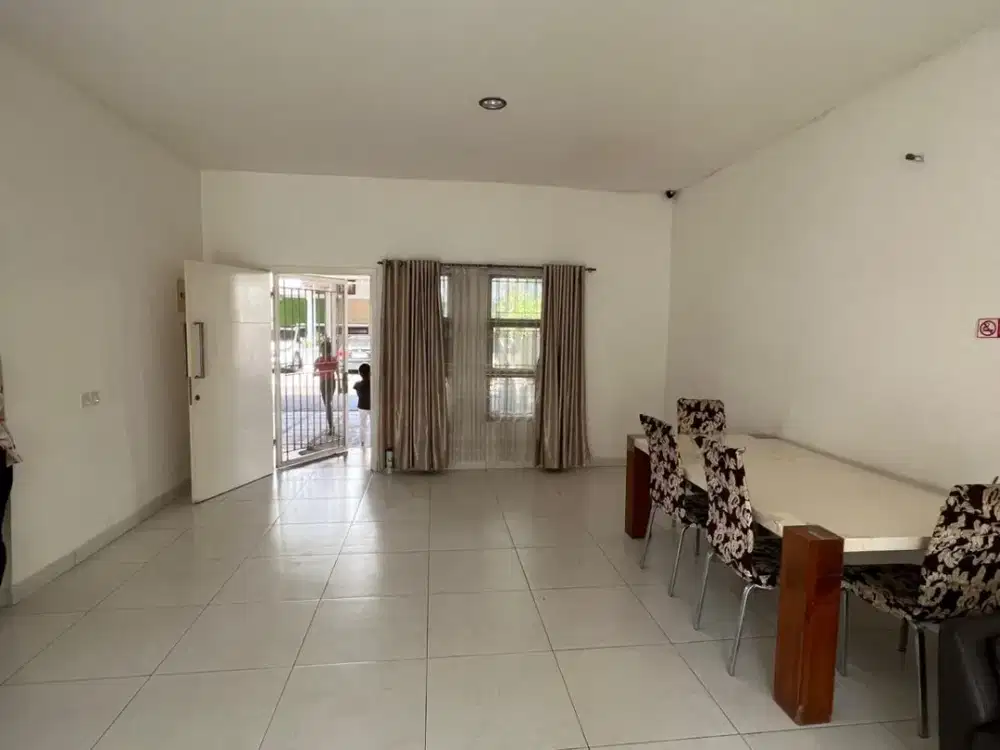 Dijual Rumah Bagus 2 Lantai Dekat Pusat Perbelanjaan di Cluster Alamanda Cakung Jakarta Timur