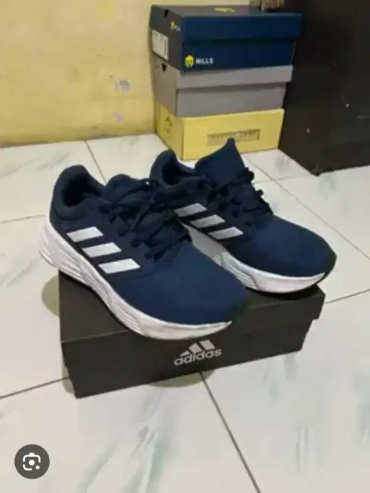 Sepatu Adidas running