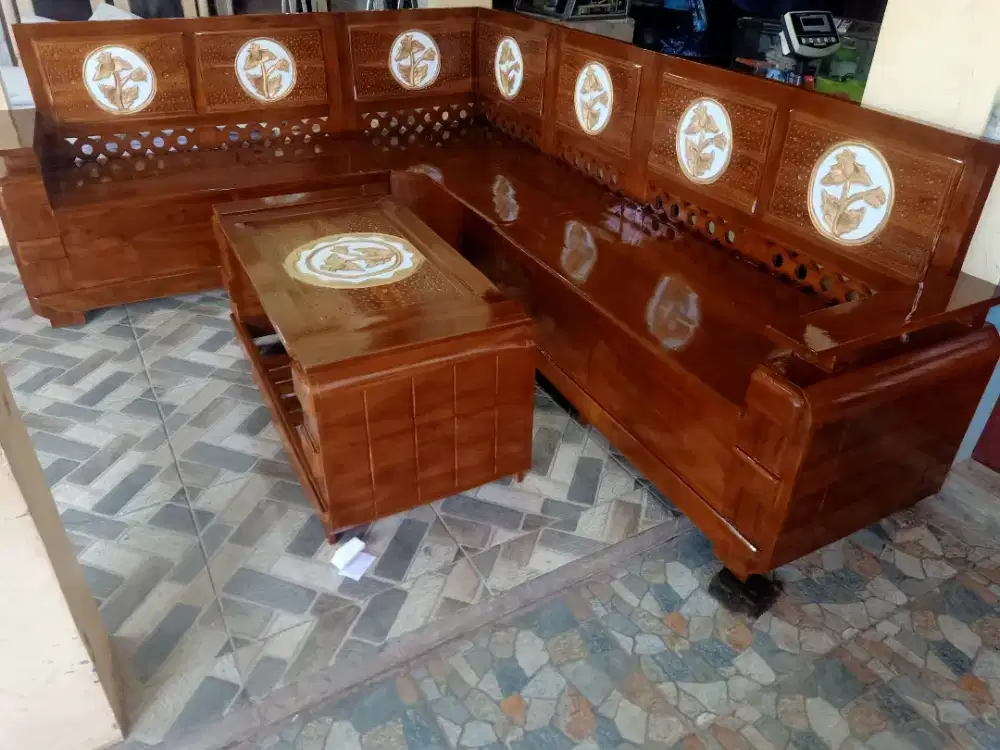 Kursi Sudut Domini Kayu Jati