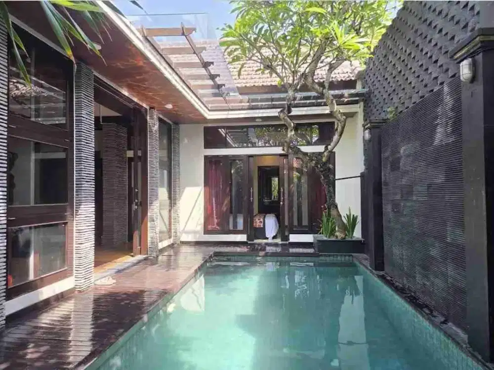 Villa Cantik Baru Renovasi Taman Sari Kerobokan Bali