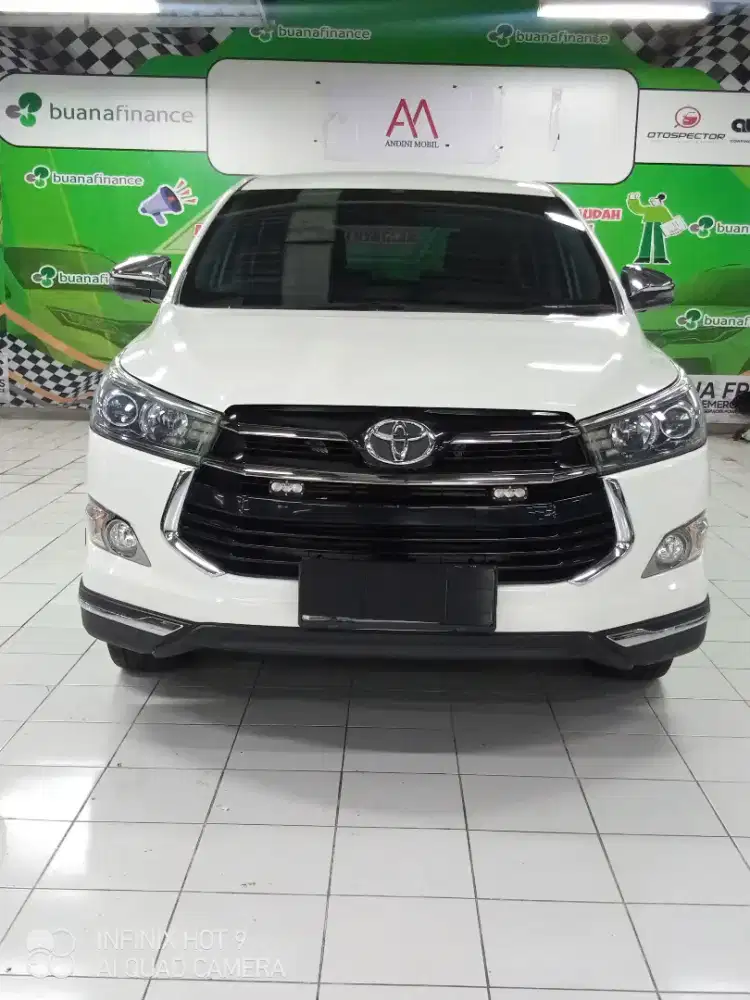 Toyota Innova Venturer 2.4 AT low km DP minim