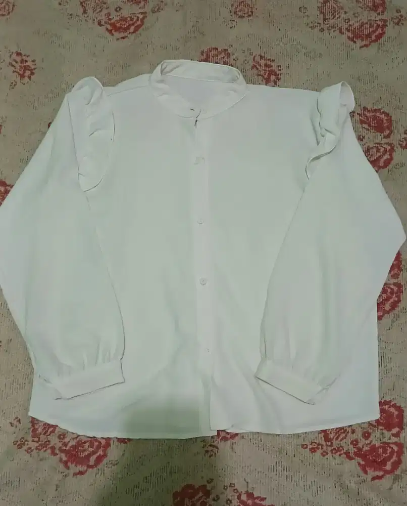 Blouse Wanita Ruffle Crinkle | Warna Putih Tulang | Preloved