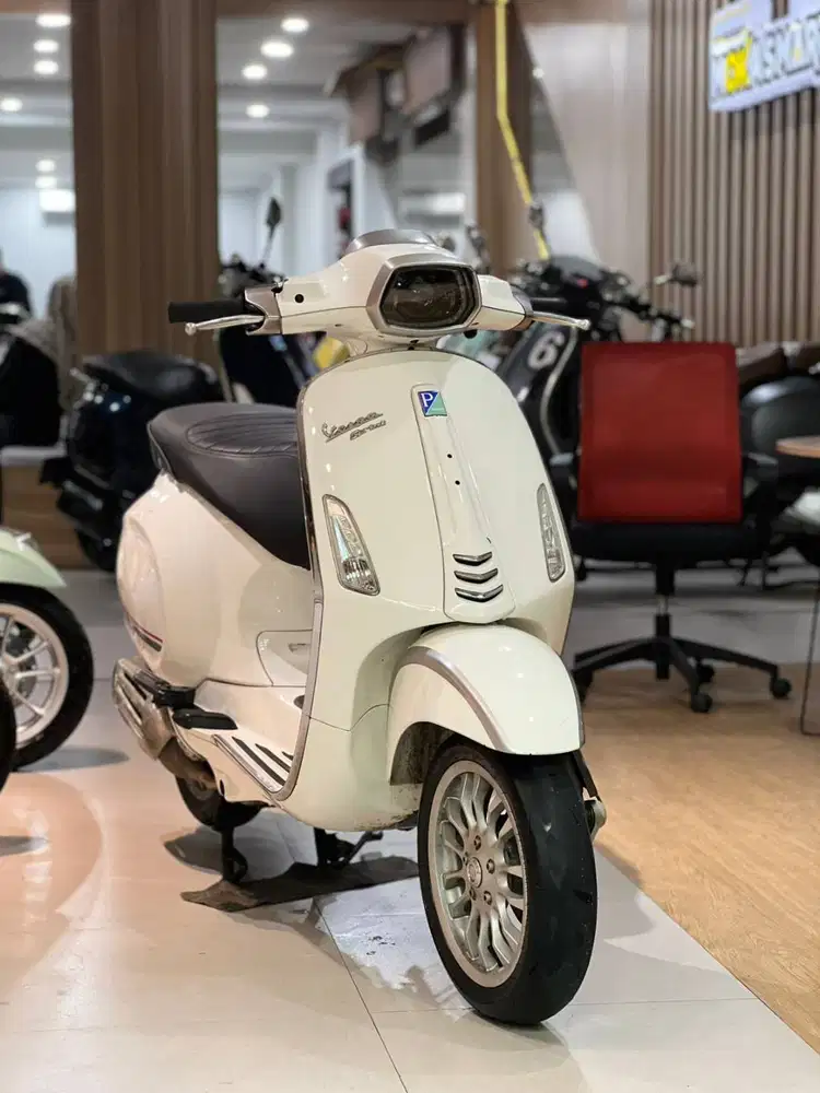 PIAGGIO VESPA SPRINT IGET 2016 PUTIH GLOSYY