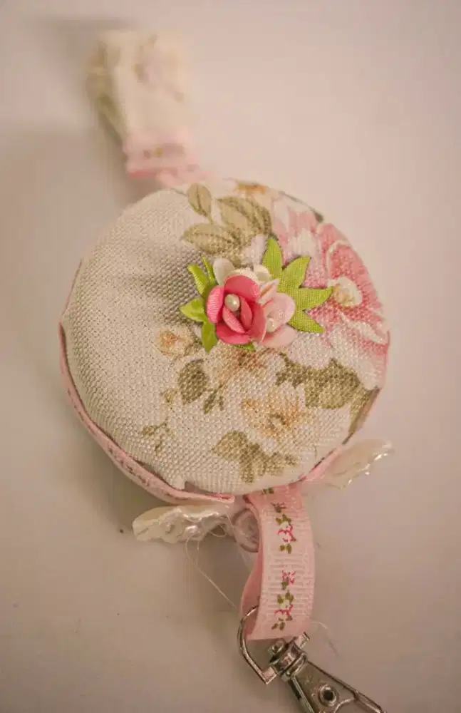 Gantungan kunci bunga