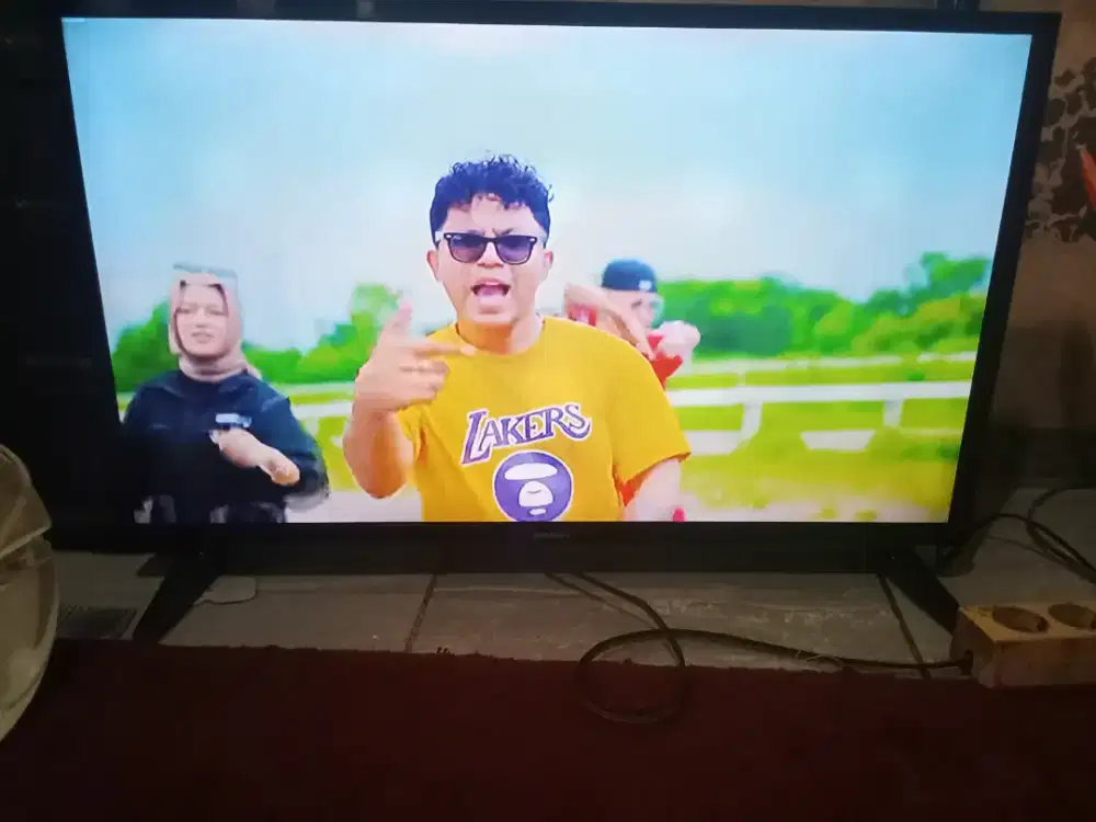 Samsung smart 32 inc