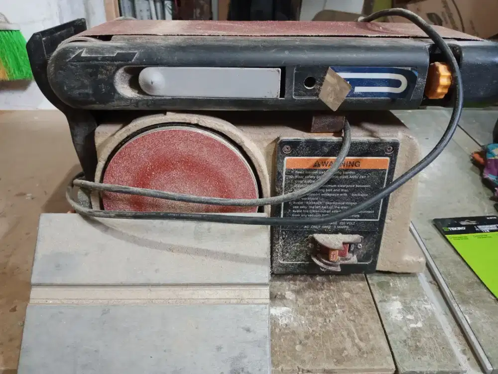 Mesin amplas, belt sander