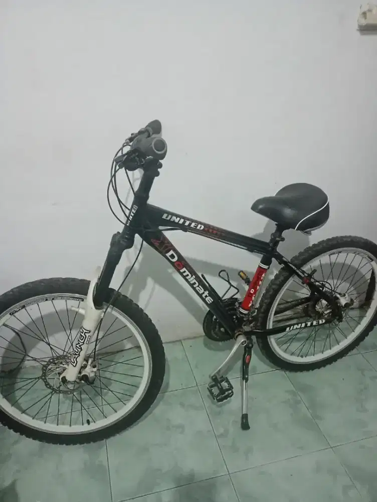 Sepeda gunung MTB UNITED