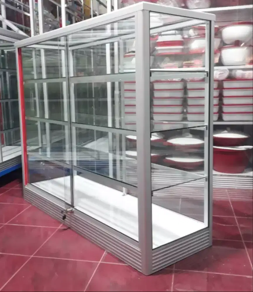 Etalase Kaca 1,2Mx1M Pake Pintu Geser