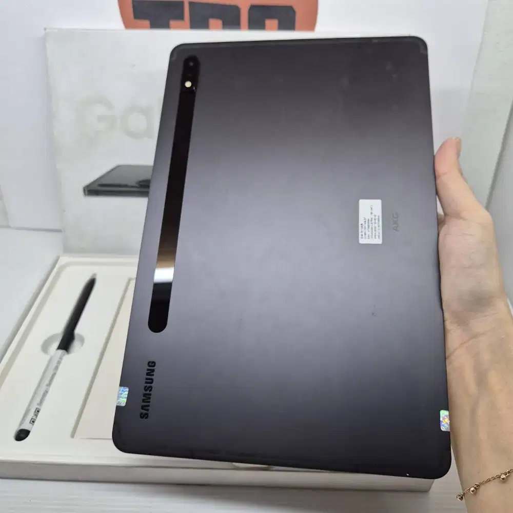 Tablet Samsung Tab S8 8/128 5G Fullset Mulus NO MINUS NO KENDALA