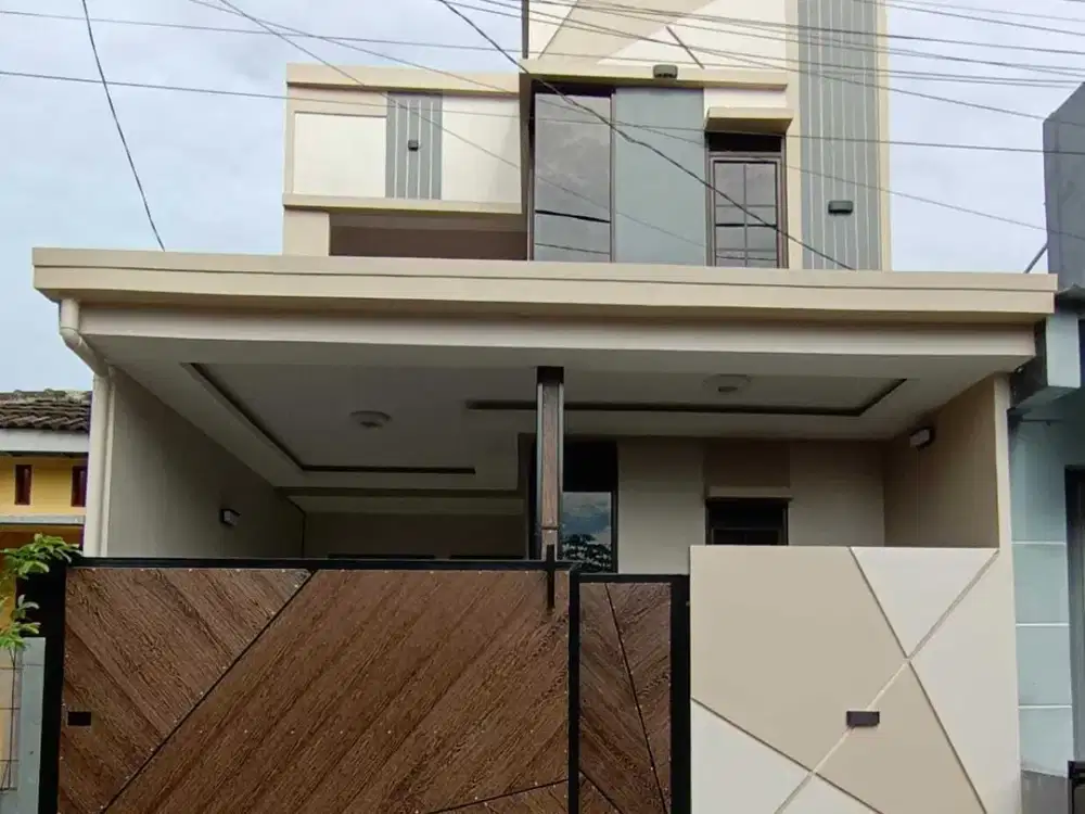 Di jual rumah mewah 2 lantai  700 jutaan 7806A