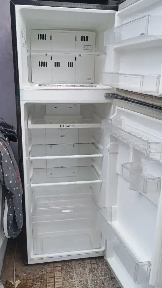 Kulkas LG 2 pintu siap pakai