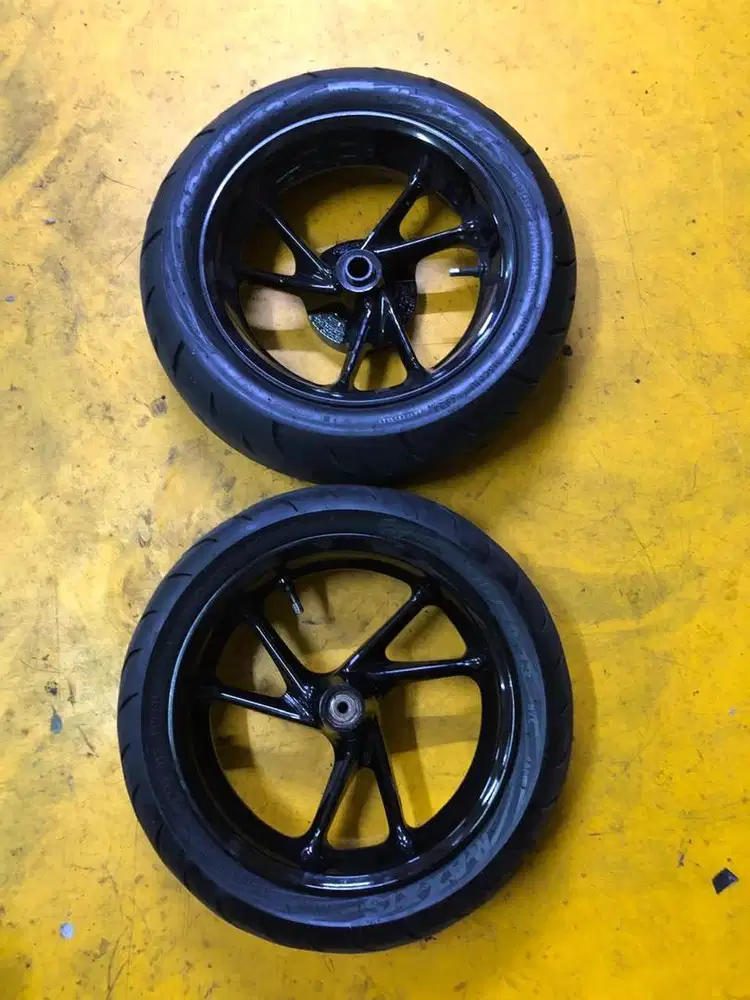 Velg Motor original N max Old repaint Hitam + Ban Maxxis