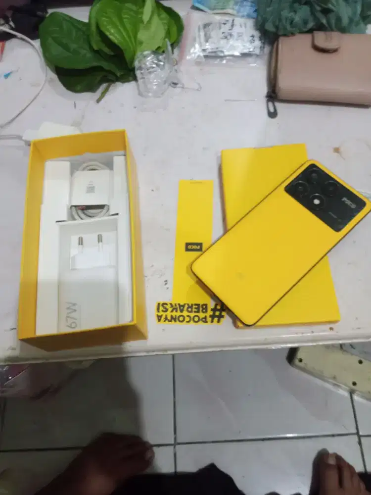 Poco X6 Pro 5g (warna kuning) bekas