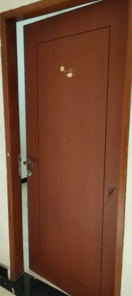 Kusen + pintunya bekas dari bongkaran, barang masih mulus dan bagus