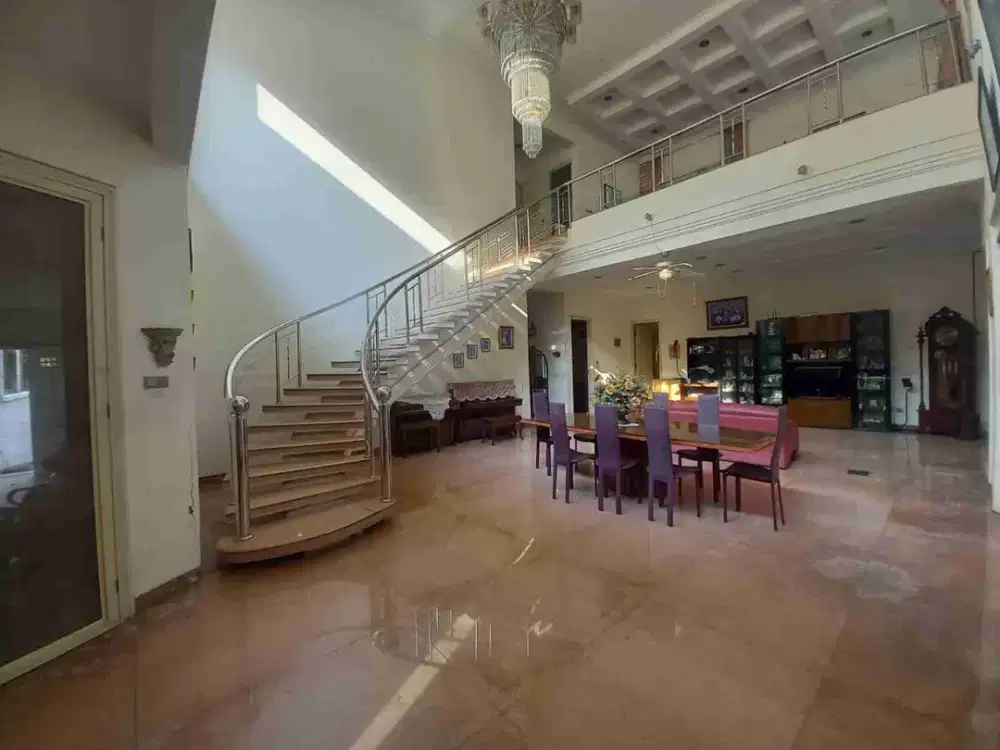 Dijual Rumah Area Exclusive LT 504 Harga 23 M nego Bukit Villa Gading Jakarta Utara.