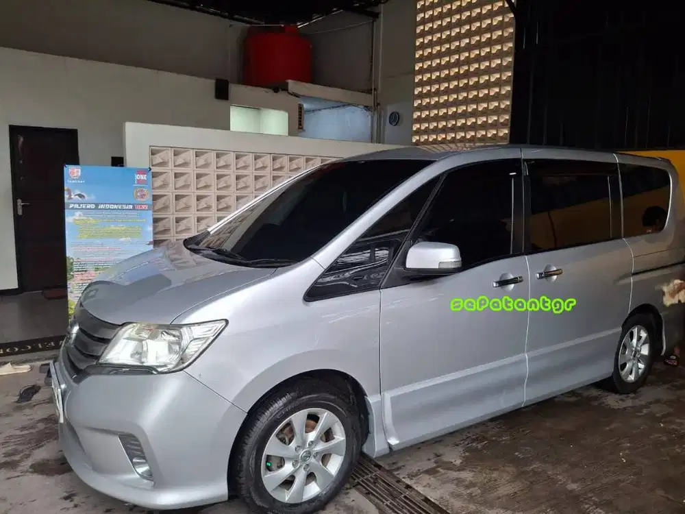 NISSAN SERENA 2.0 Highway Star Bensin - CVT - 2013