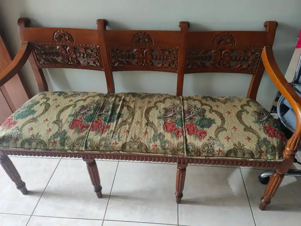 Kursi tamu classic ukiran kayu