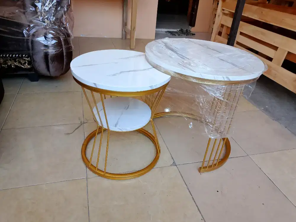 Meja Tamu Besi Tumpuk