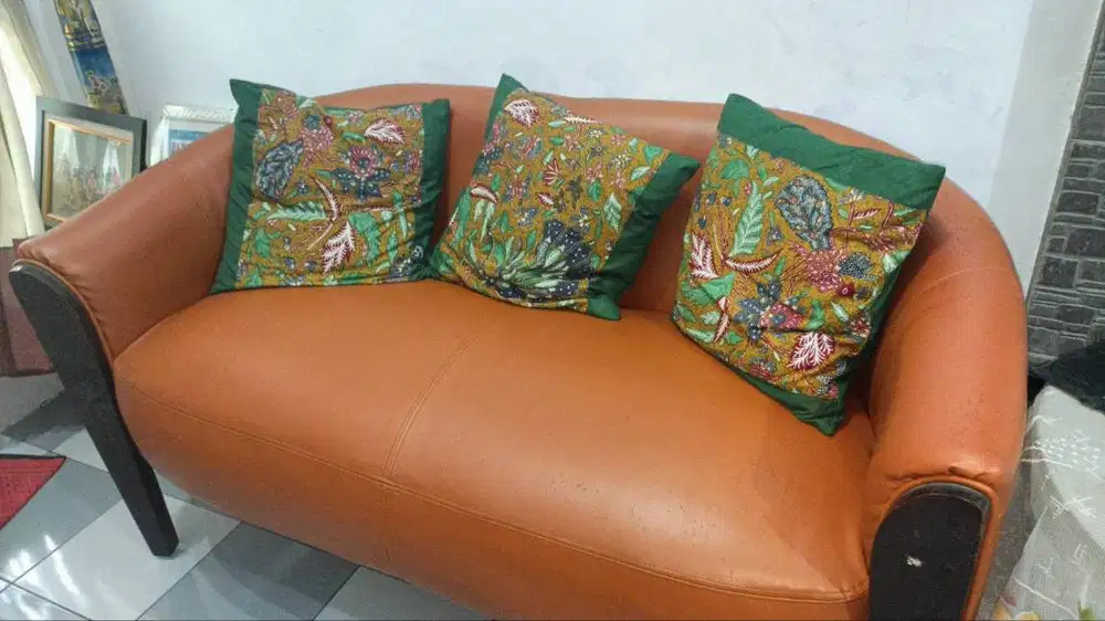 Jual Set Sofa 2 Single + 1 Double + BONUS Meja & Bantal! (Nego tipis)