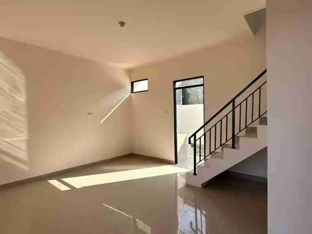 Rumah Sewa  Ciwastra 2 lantai strategis dekat Summarecon Borma Margacinta