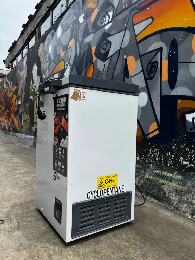 MURAH 1280000 GEA Chest Freezer 100Liter 94Watt