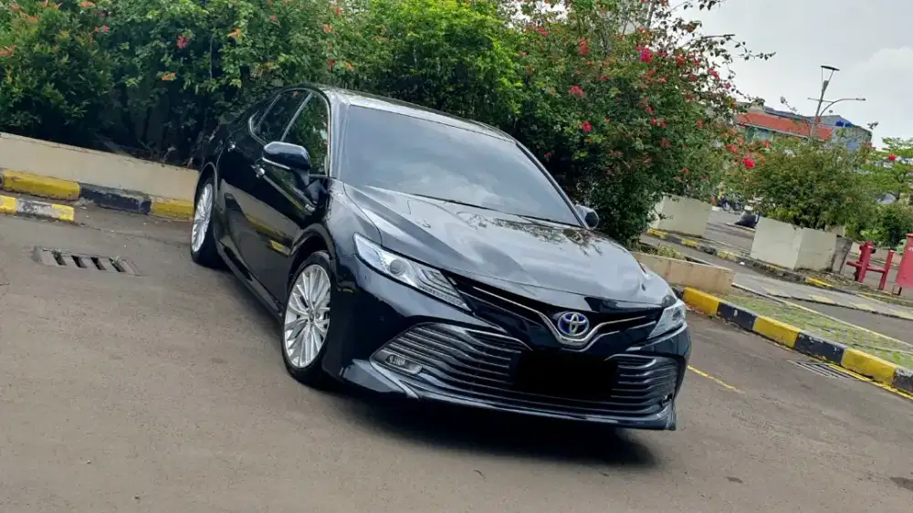 [ GARANSI 5TH ] Toyota Camry 2.5 Hybrid AT 2021/2022