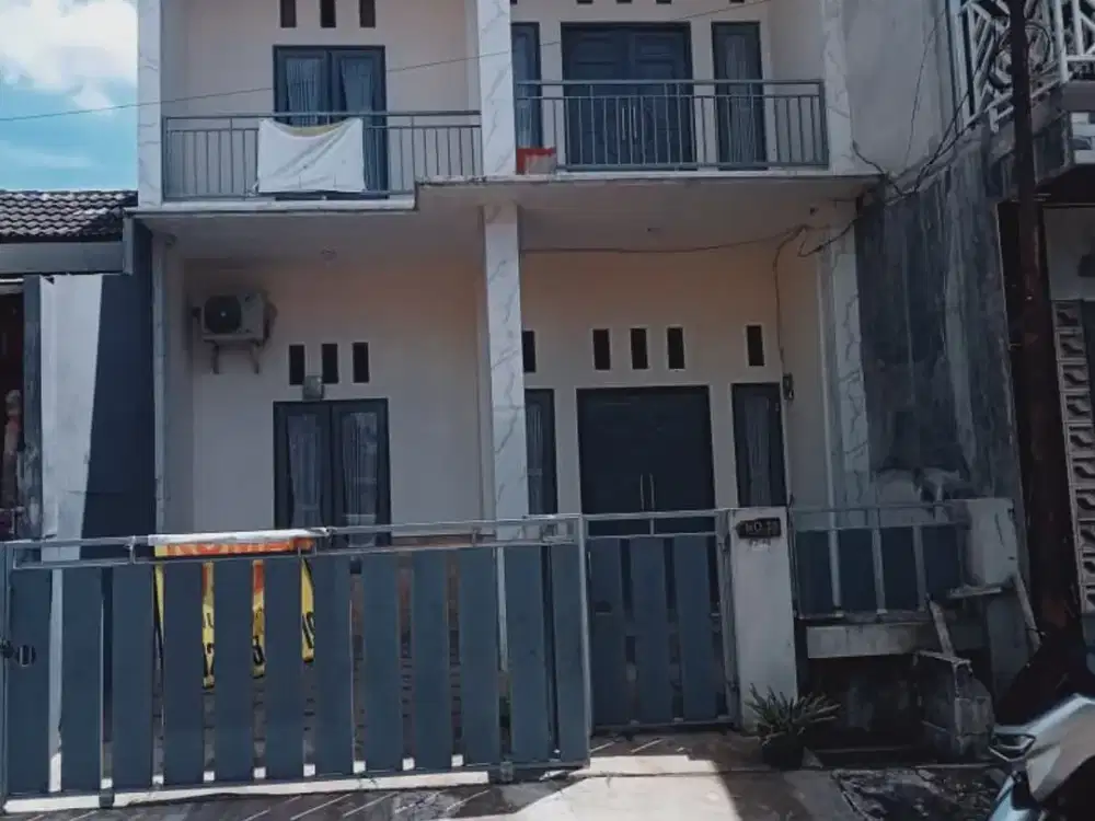 Dijual Rumah dua lantai siap huni  di Citra indah city