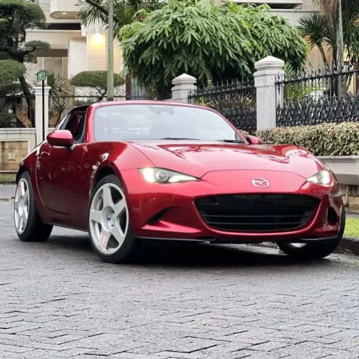 (CASH) Mazda MX5 Miata RF Targa Convertible 2025