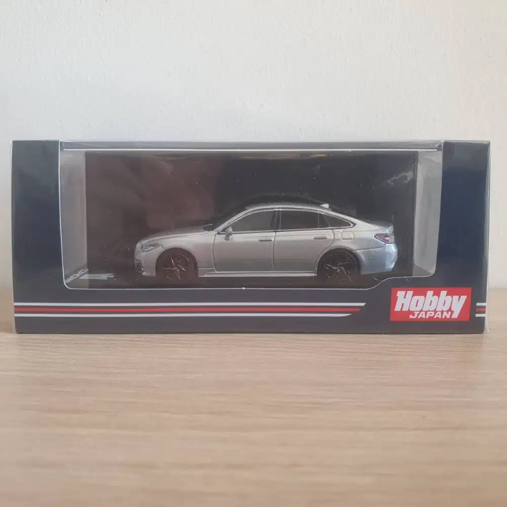 Hobby Japan Toyota Crown 2.0 RS Limited 1/64 (Silver Metalic)