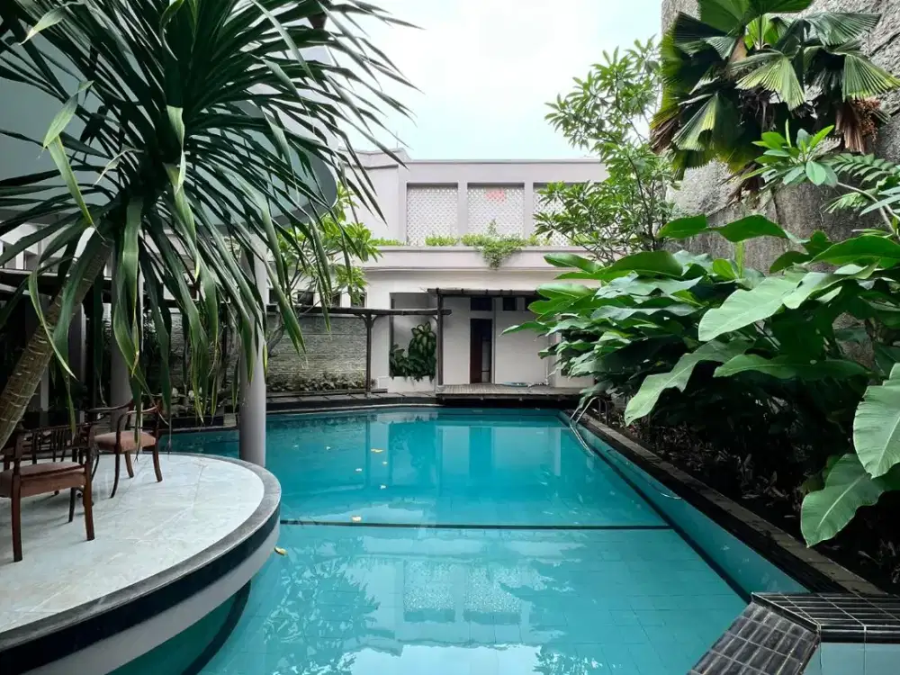 Rumah Mewah 2 Lantai di Komplek Pondok Indah Jakarta Selatan – Lokasi Strategis & Nyaman